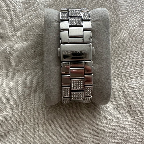 Michael Kors Watch - Picture 4 of 5